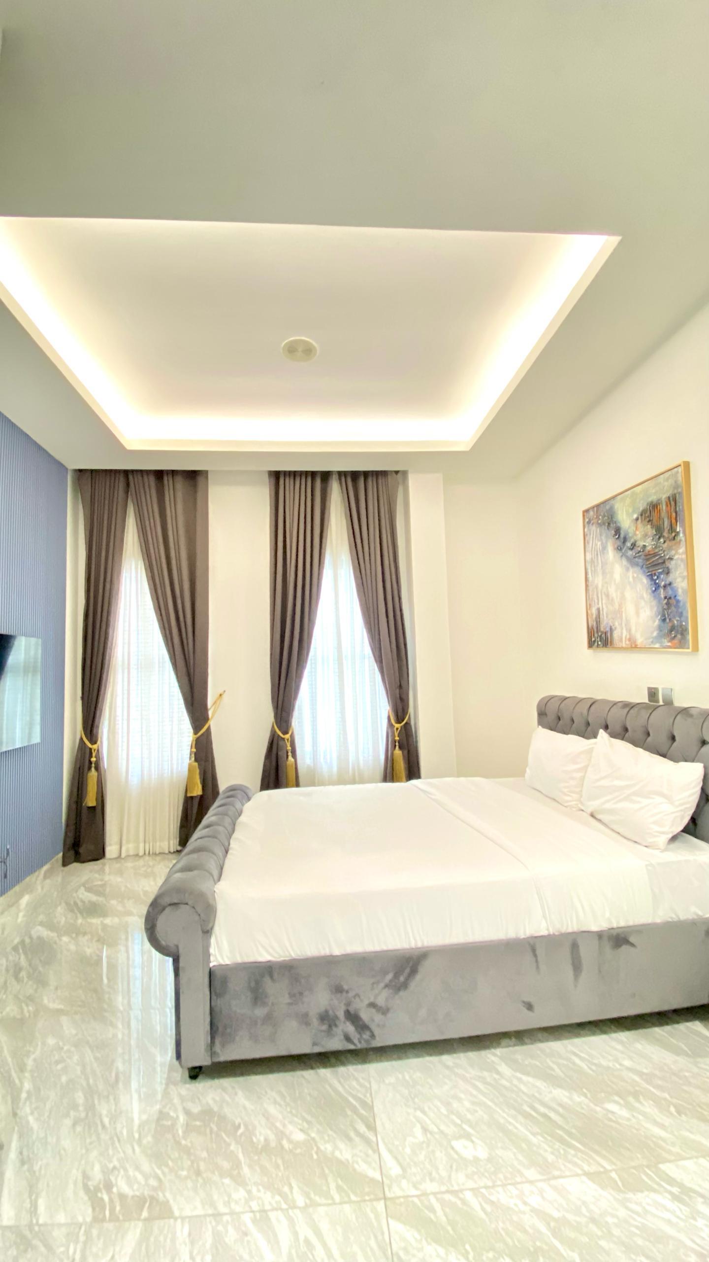 5 bedroom detached home with snooker, gym, swimmingpool, rooftop terrace and sea view photo 5