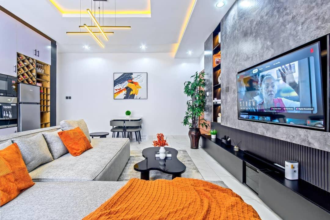 Experience maximum comfort in our modern 1/2 bedroom city view apartment with a PS5, swimming pool, gym and 2 spacious balconies photo 2