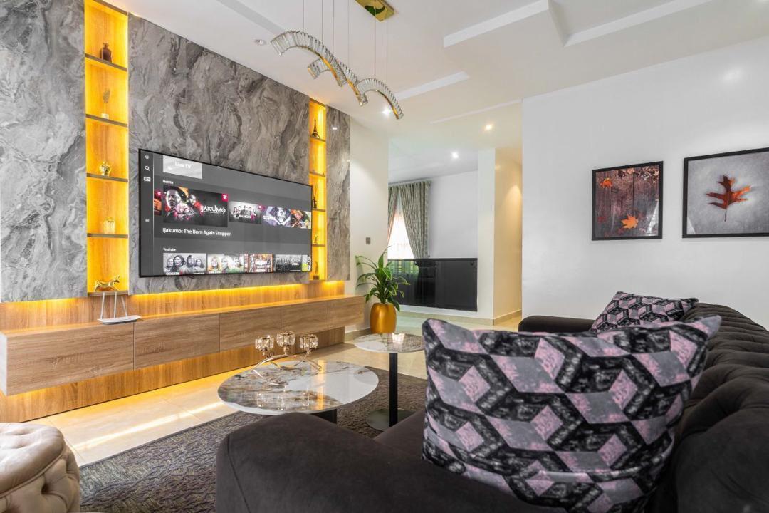 Five bedroom fully detached duplex available (preferable for long stays) photo 4