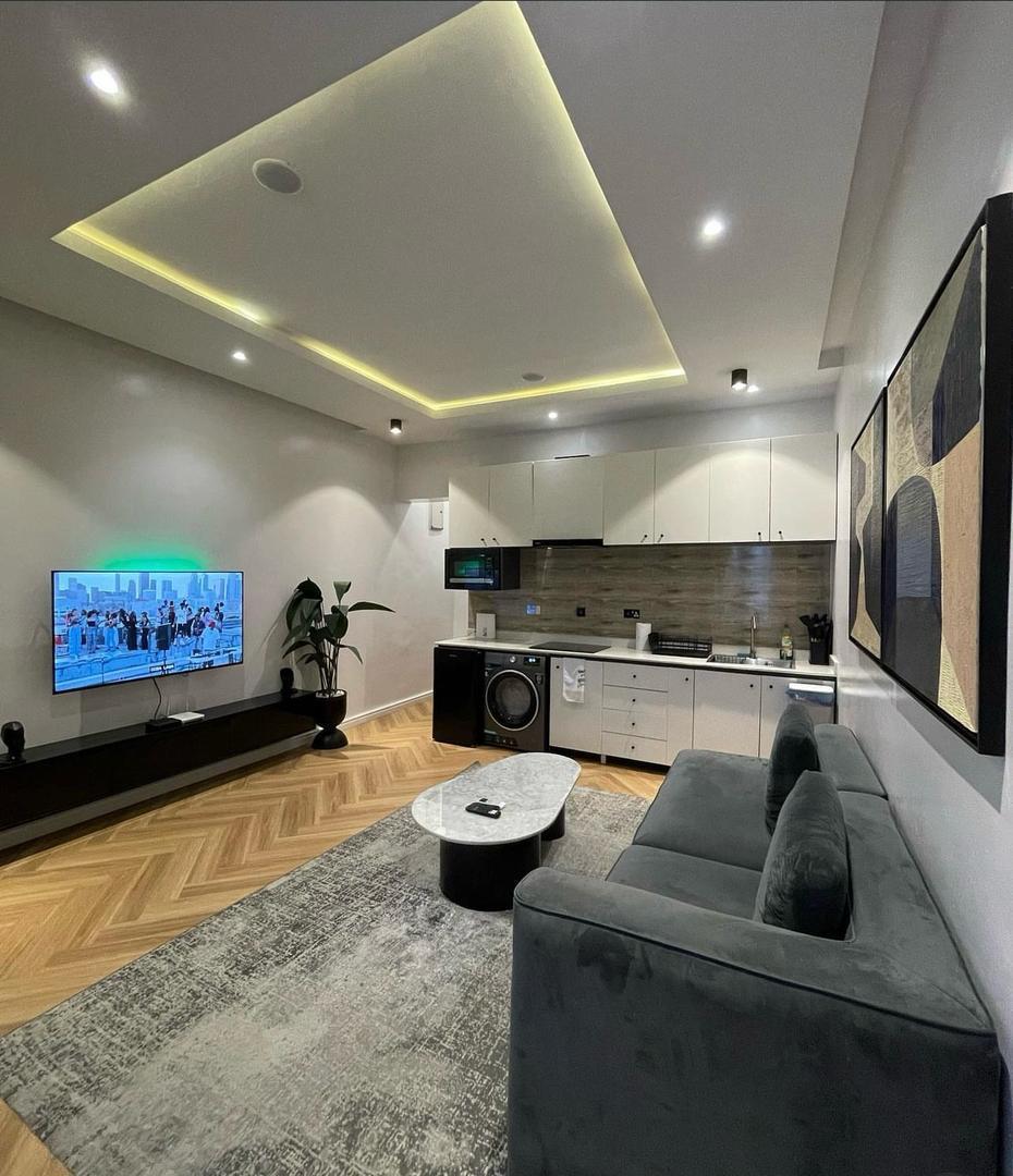 Live luxuriously 2 bedroom Apartment Lekki Phase 1